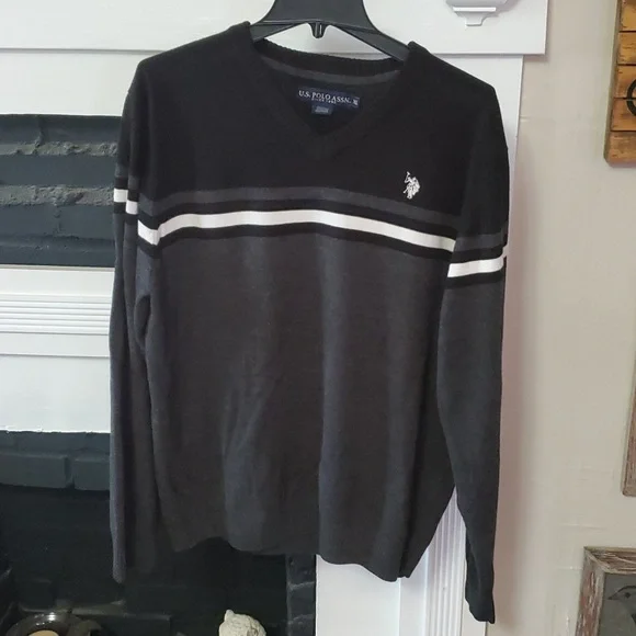 U.S. Polo Assn. Sweater - Picture 1 of 9